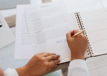 破產的BlockFi起訴Sam Bankman-Fried’s索取他的Robinhood股份。