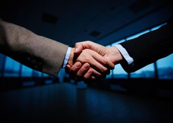 Uniswap與MoonPay達成合作，支持用戶使用信用卡或借記卡購買加密資產。