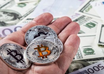 四名男子因涉嫌欺詐和清洗2600萬美元加密貨幣被英國一法院判處15年監禁