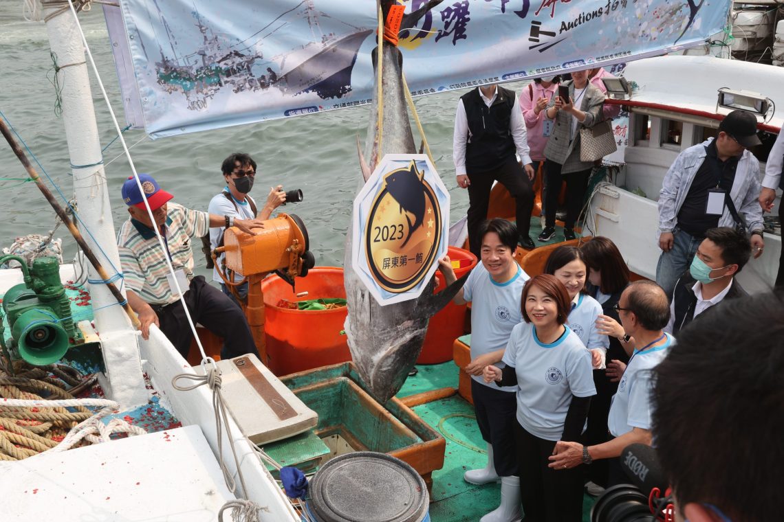 屏東第一「鮪」拍賣-賴清德、周春米助陣創高價