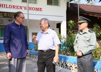 退輔會主委馮世寬、陸軍8軍團六龜育幼院慰問