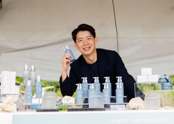 攜手「針織女王」潘怡良創世代美學-植萃保養洗沐品牌特殊設計成時尚圈新寵