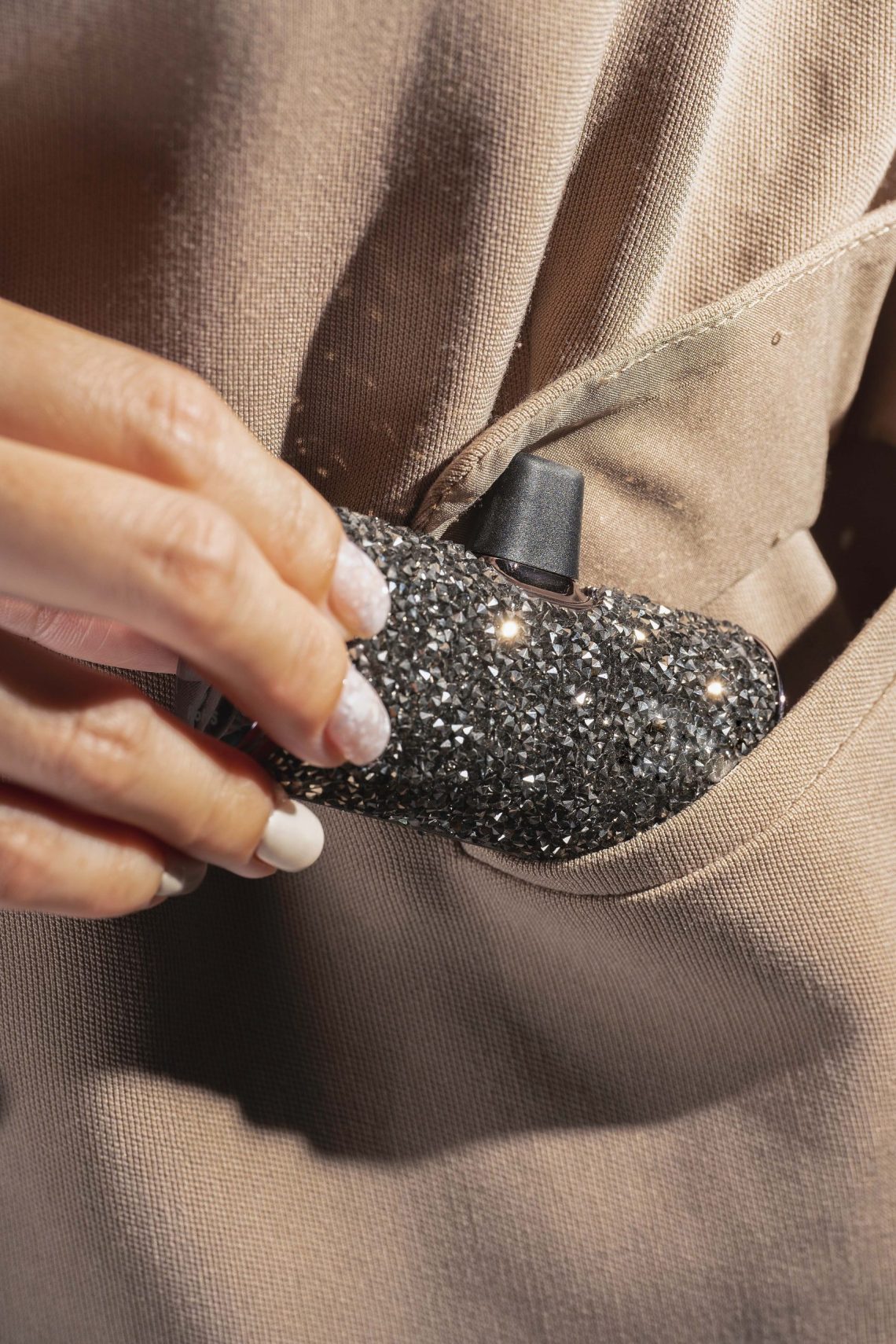 生活中發現時尚-知名行動電源品牌攜手「針織女王」前進北海岸藝術季