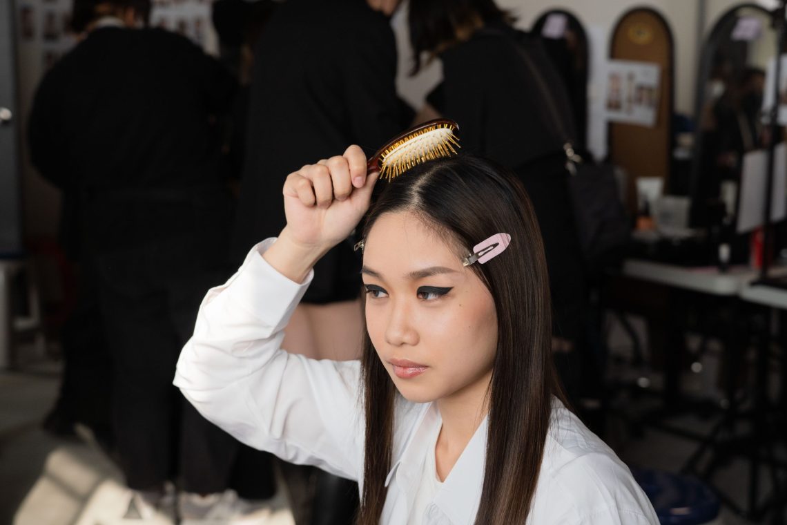 髮梳玩轉時尚！「黃金梳」貴金屬24k鍍金打