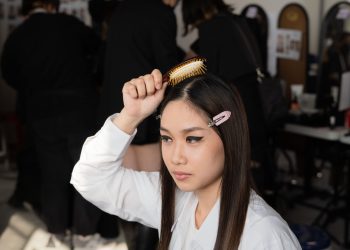 髮梳玩轉時尚！「黃金梳」貴金屬24k鍍金打