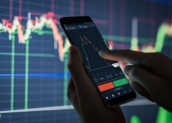 年輕人別再存股0056、00878！專家揭高股息ETF致命1缺點，想靠股息存錢反而容易老來窮