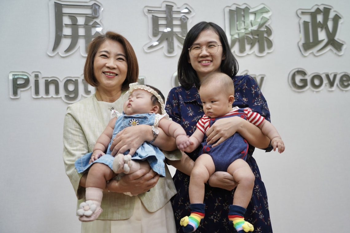 屏東加碼生育津貼2萬元-減輕年輕爸媽負擔