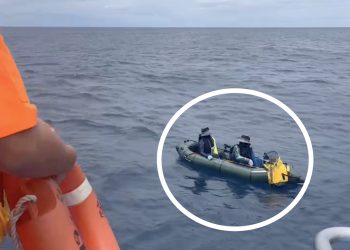 恆春萬里桐海域2遊客自駕小艇漂流-海巡救援