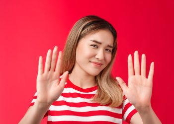 「No Chinese」：黑山EDCON 中的傲慢與偏見