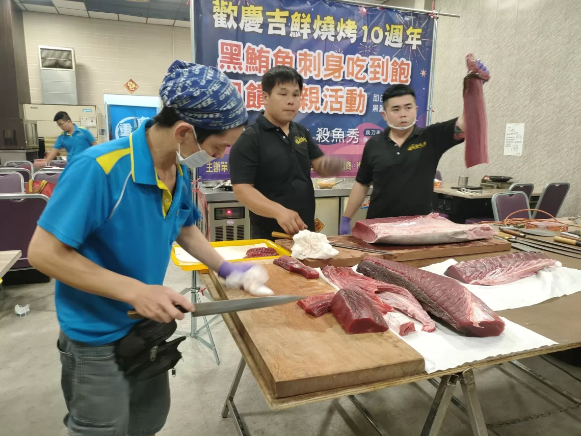 影/黒鮪魚爆量-屏東燒烤餐廳泰國蝦黒鮪魚吃到飽