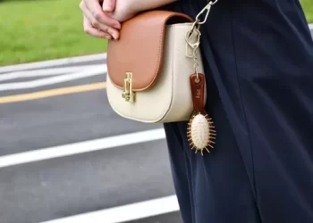 「黃金梳立體悠遊卡」限量上市