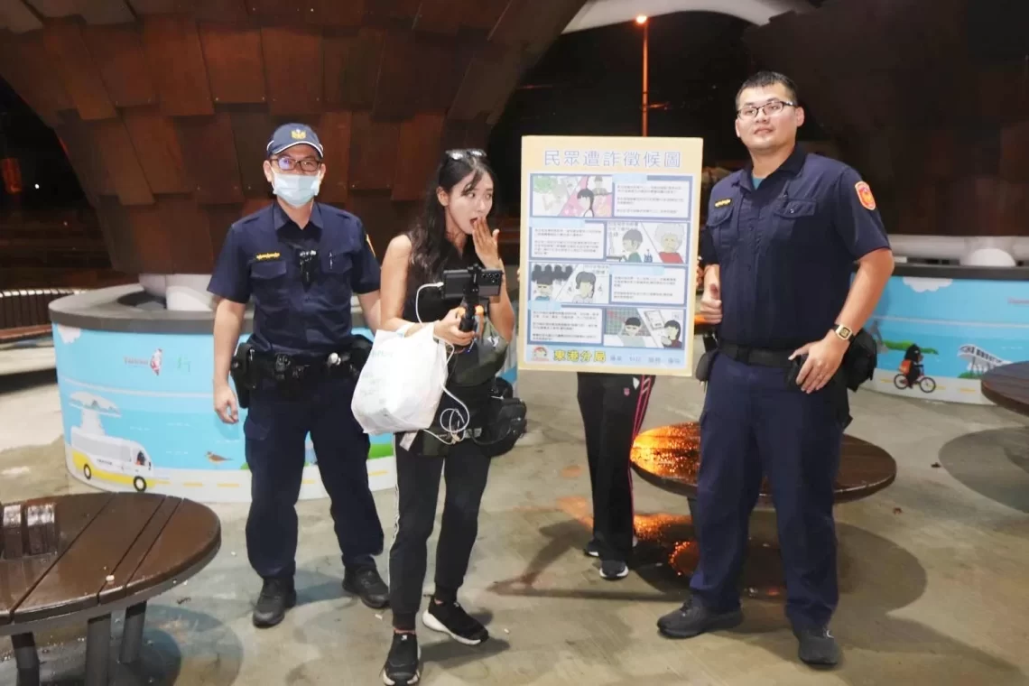 企鵝妹徒步環台抵東港-擔任犯罪預防大使