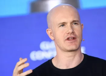 Coinbase 創辦人開嗆 SEC：是他們允許我們上市的，就讓法庭解決這件事吧！