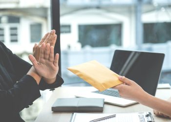 前FTX合規官因涉嫌收買潛在舉報人而被起訴