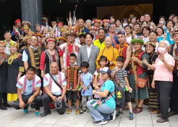 賴清德屏東信賴之友會成立-首站妙光禪寺禮佛