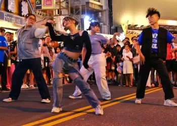 熱舞少年宣導暑假安全-恆春掀起青春熱潮