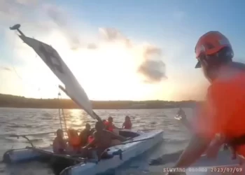 墾丁帆船鋼索斷裂失去動力-海巡駕艇救援