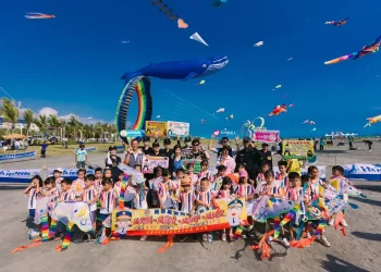 2023旗津風箏節開幕　12米高雄熊風箏亮相萌爆表