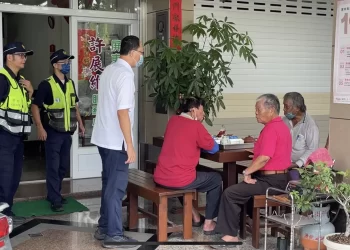 宣布退選屏南立委　許展維服務處深夜被放鞭炮咆哮