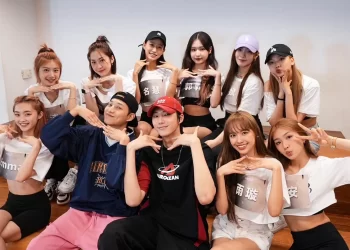 《未來少女》黑曜精靈首戰墊底落淚　「原子少年」學長現身練舞室幫打氣