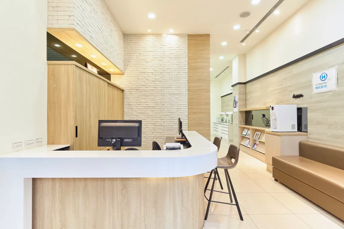 缺牙捨不得補？父親節帶爸爸去植牙，避免後遺症