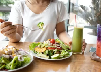 減肥只吃高纖蔬果？易復胖又營養不良！中醫減重瘦出好氣色