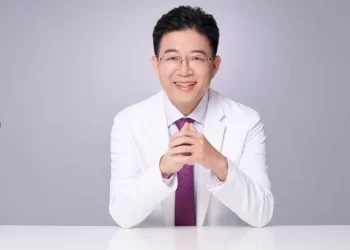 不用挨餓！甜美女大生「瘦出小蠻腰」全靠中醫減重3大策略