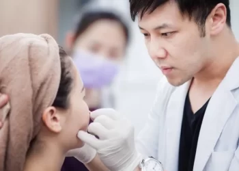 隆乳新趨勢！渾圓雪乳材料靠自己！-豐胸專家：宛若天生