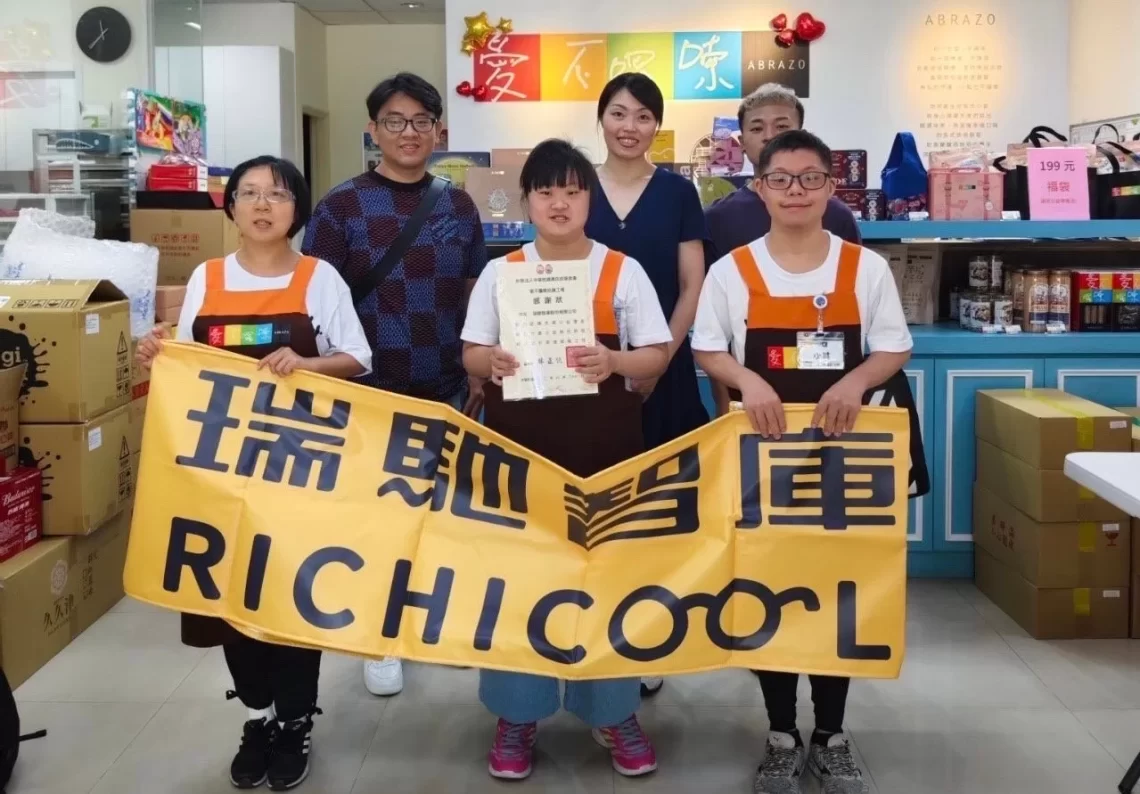 翻轉人生！萬老大曾慘賠百萬-翻身後致力弱勢救濟