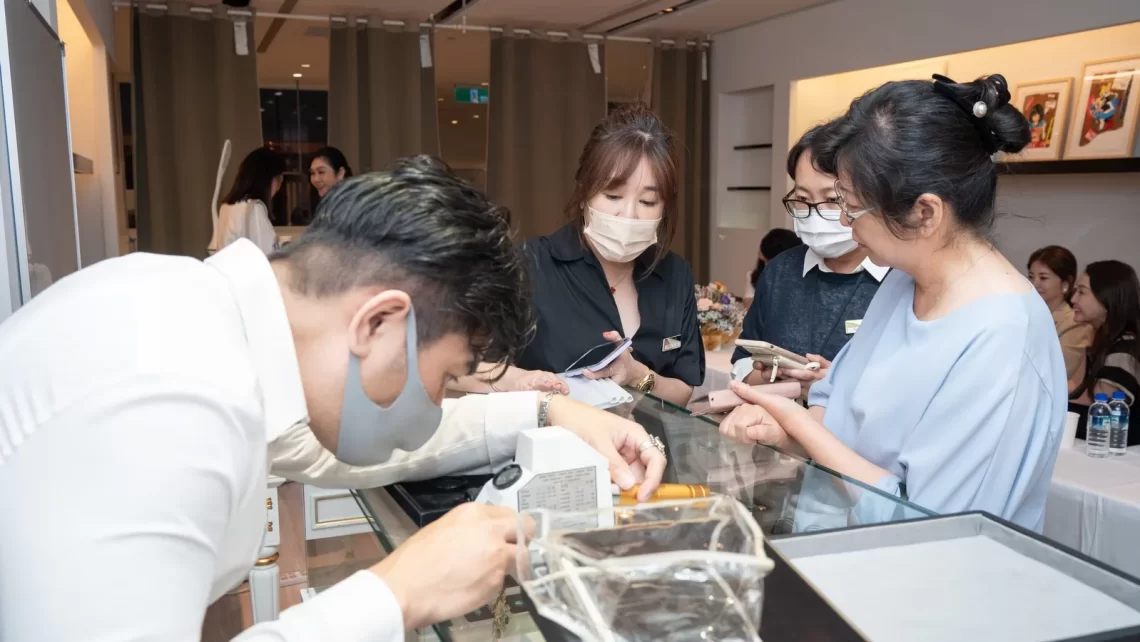 拍賣千萬美元等級紅寶來台展示，新世界海達集團首度展出，免費參觀及鑑定