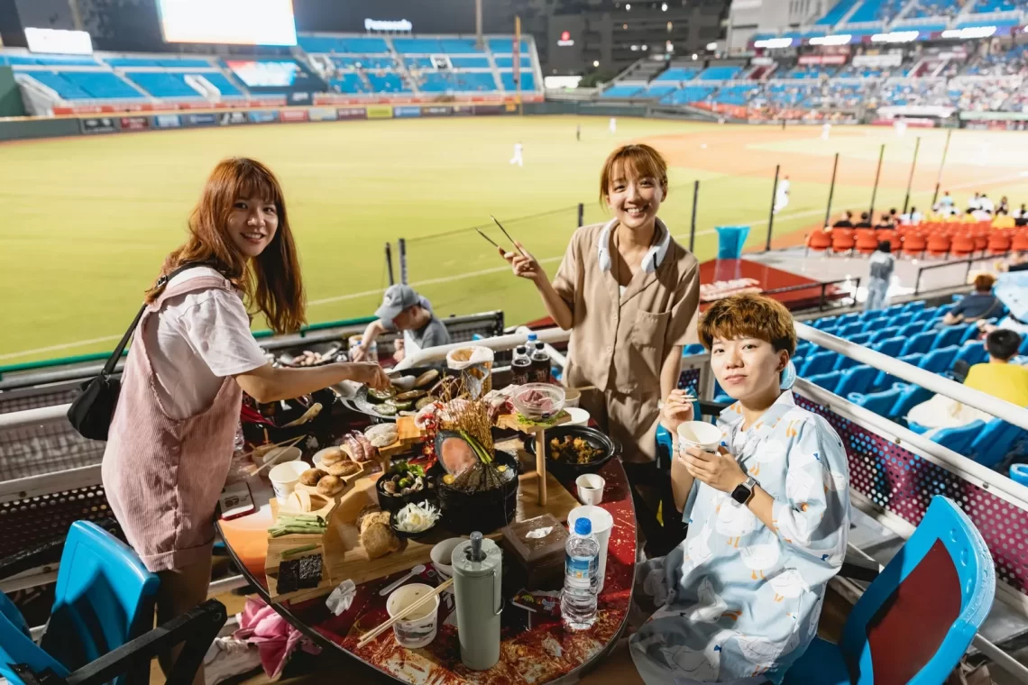 sym最香車友會-clbcu女孩日-樂天女孩陪你一起看球賽