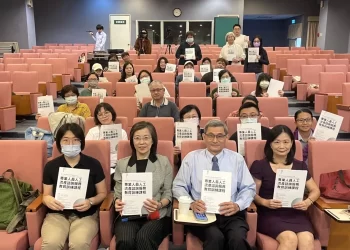 向誰諮詢人工流產照護知識？心理諮商攜手醫護社工合作專訓服務升級！