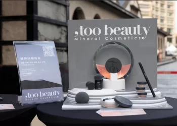 mit礦物彩妝品牌『,too-beauty』首登臺北時裝週