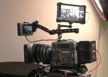 輕巧機身結合強大規格　sony-在台發表高階數位電影攝影機-burano