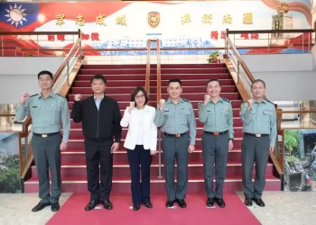 康裕成感謝八軍團支援高雄登革熱防治及汛期防災