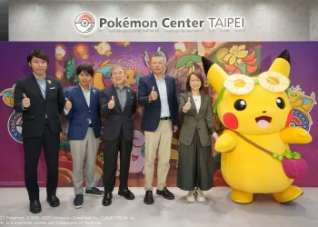 排隊人潮擠爆信義新光-a11　「寶可夢中心台北」今日盛大開幕