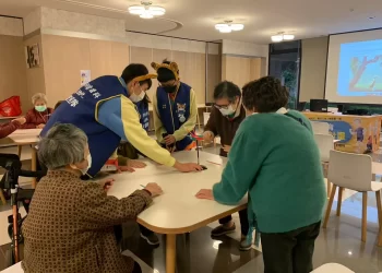 打破傳統!學生用虛擬科技前進養老院