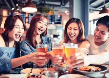 年終歲末尾牙季，三高患者勿暴食，小心引發急性胰臟炎？！