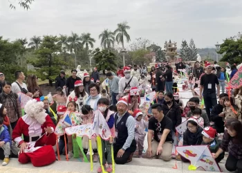 「願望飛翔」愛與希望圓滿教堂風箏diy活動