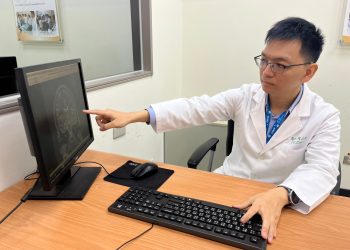 小孩聽到上課就軟腳裝病？醫警告：恐是功能性神經疾患