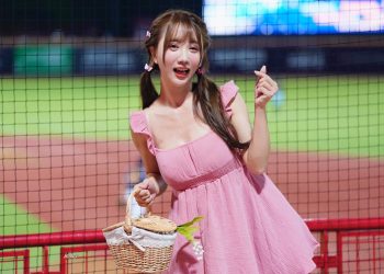 「全糖女神」小珍奶生日音樂會揪小龍女撒糖開唱　台上落淚嘆一遺憾