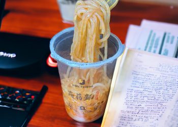 搶攻年後享瘦商機！上班族新寵兒　「3秒上桌」低卡蒟蒻拌麵