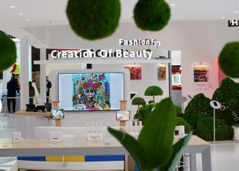 華為帶領多款高階時尚科技新品-mwc-2024-亮相