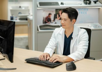 左撇子的福音！羅技推出左手專用人體工學垂直滑鼠-logitech-lift