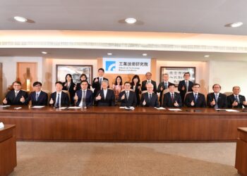 視察工研院-卓揆：扮護國角色-做世界科技領頭羊