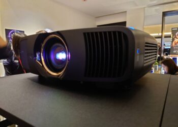 解放色彩「高亮」時代來臨！epson-發表-4k-雷射投影機-eh-qb1000b