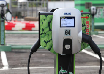 全台最大單場域充電站啟用-盛益攜手三啟共拓創新充電商機