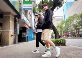 全家超商t恤、連帽上衣、長褲、襪子-隨手搭專屬風格