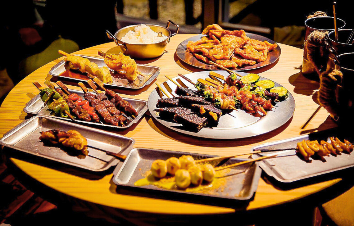 超享受露營燒烤配啤酒-台南人氣串燒專賣店-聚餐約會宵夜小酌-體驗露營氛圍