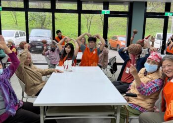 三商美福關懷長者-手作活動共創樂齡美好生活